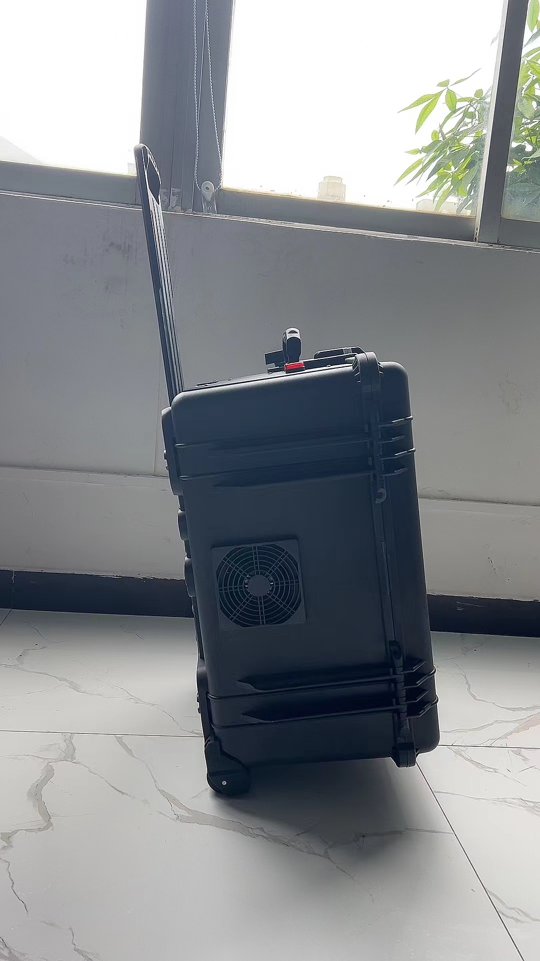 河口手拉箱型移动通信干扰器